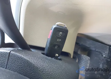 2013 Volkswagen Passat 2.5L Se z USA, uszkodzony, nr VIN 1VWBP7A36DC058170